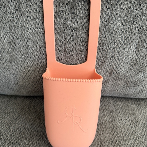 Ryan and Rose Cutie Holder - Picture 1 of 3